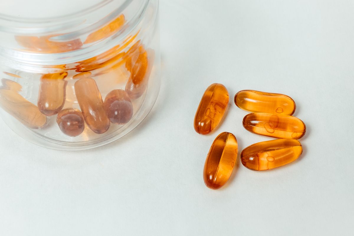 保健品违禁词清单 2026:7 类高频违禁词、24 项允许功能与真实处罚案例