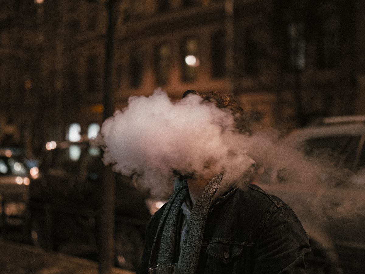 电子烟直播带货没有合规版本:94万流水,判了三年缓四年