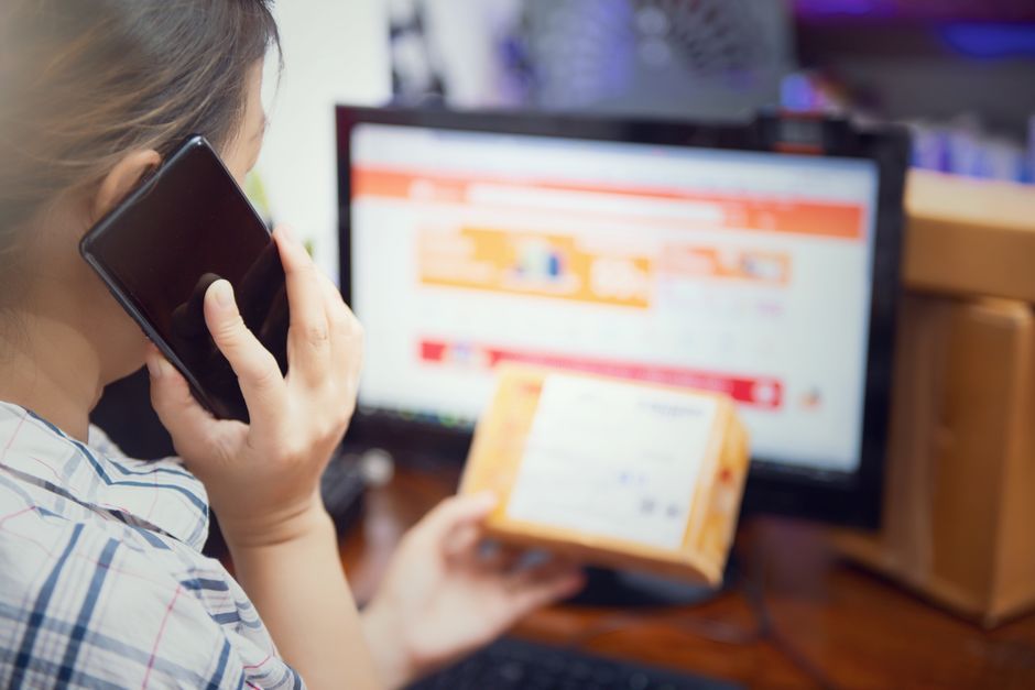 印尼 TikTok 直播违规:露骨、危险演示、未成年人出镜、烟酒,各踩哪条规则