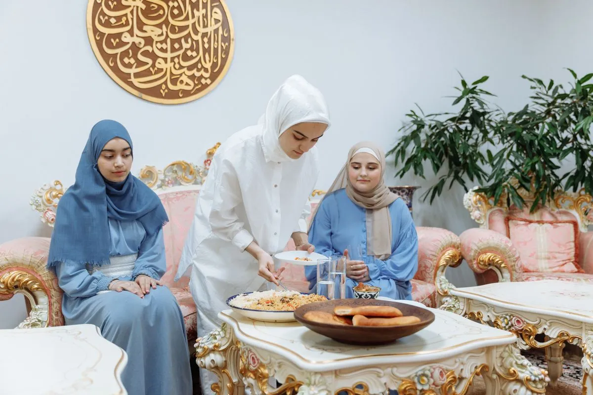 印尼清真产品命名与包装设计:小猪佩奇、酒杯图案为什么让你过不了 halal 认证
