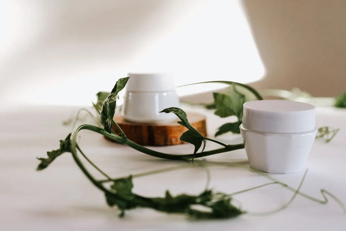 Kosmetik Share in Jar: Kenapa Dianggap Ilegal Meski Asli