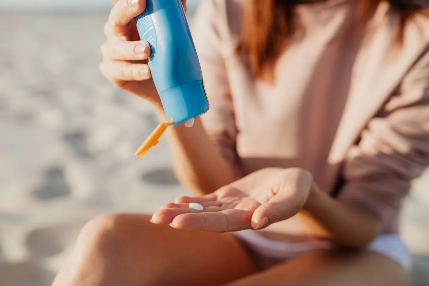 美国防晒霜是 OTC 药品:SPF、Broad Spectrum、防水宣称,TikTok 美区和 Amazon 分别要什么