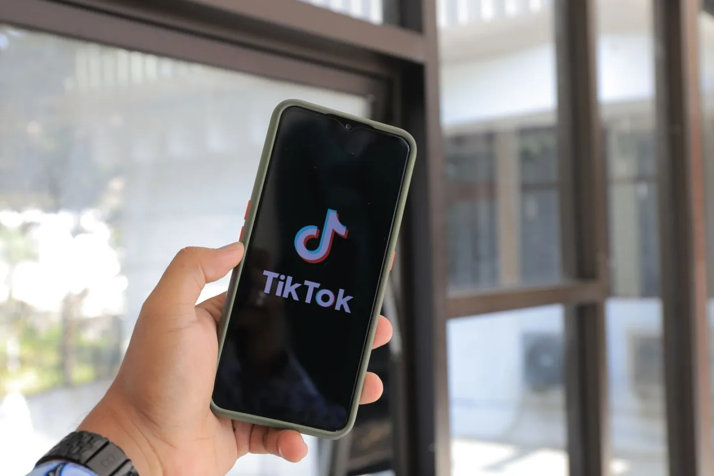 TikTok Ads Weight Loss: Why the Shop Ban Isn't the Ad Rule and 18+ Isn't a Fix